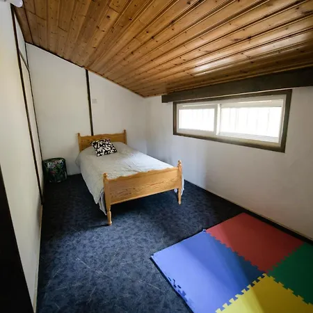 The Cosy Pine Villa