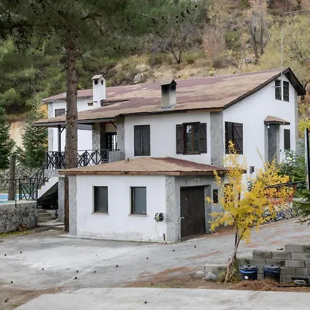 The Cosy Pine Villa